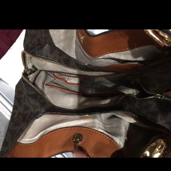 Michael Kors purse and wallet - Picture 3 of 3